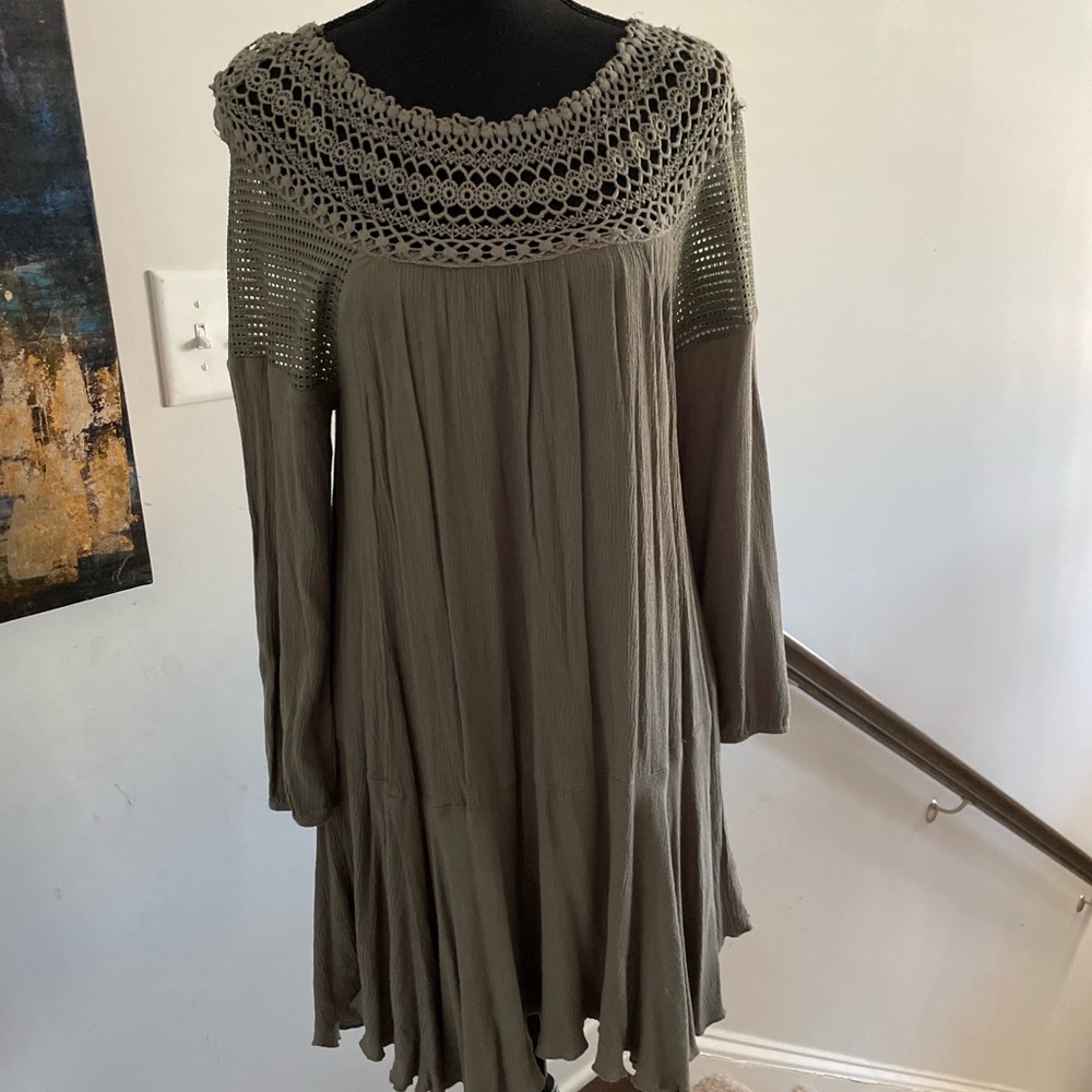 Umgee USA Boho Mini Dress Size S Taupe Olive Lace Crochet Peasant Style Cottage